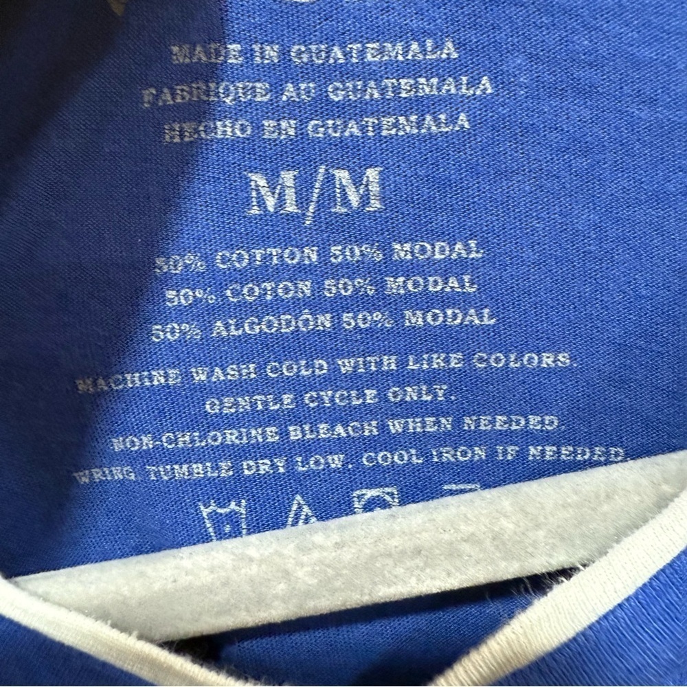 Guess men’s basic t shirt medium - Picture 6 of 6
